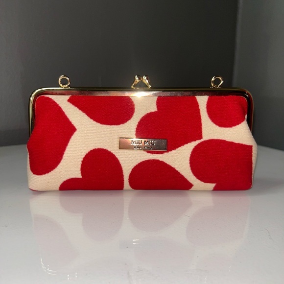Miu Miu Red Heart Clutch Pochette w/ Gold Chain - Brand New in Box - Picture 2 of 14